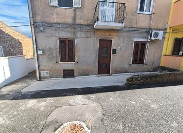 Appartamento piano terra non ammobiliato