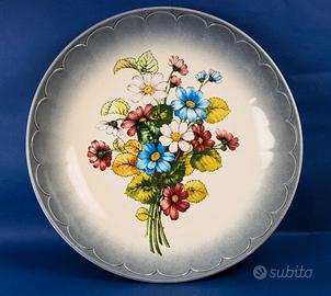 Grande piatto decorativo in ceramica.