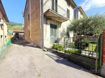 BIFAMILIARE A MONTALE