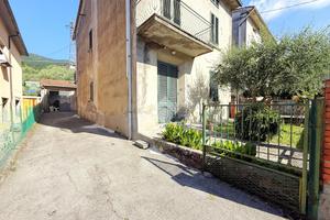 BIFAMILIARE A MONTALE