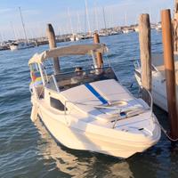 Barca a motore 6mt semicabinato