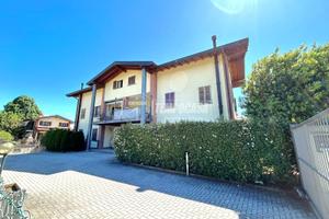 QUADRILOCALE CON DOPPI SERVIZI, TERRAZZINO E BOX D