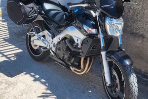 Suzuki GSR 600, con accessori, scarichi Leo Vinci