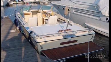 Barca entrofuoribordo