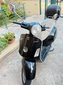 Vespa gts250ie