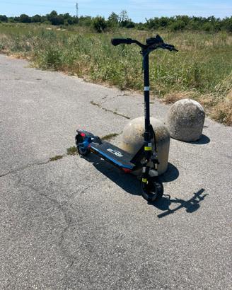Scooter elettrico RCB