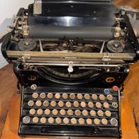 Macchina da scrivere Olivetti M20