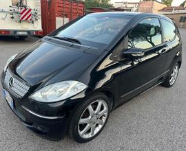 MERCEDES-BENZ A 180 CDI Coupé Avantgarde Stupend