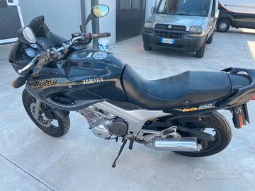 YAMAHA TDM 850