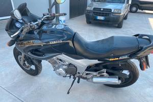 YAMAHA TDM 850