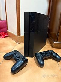PlayStation 4 + giochi + 2 controller