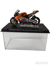 Valentino Rossi Honda RC211V 2002 Scala 1:24