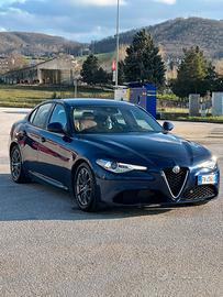 Alfa Romeo Giulia 2.2 Diesel 180 CV Sport Launch