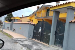 Casilina. Magazzino mq 625 altezza 4 mt ampi spazi