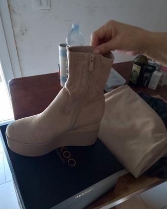 STIVALETTO