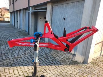 telaio intense DH 2023 taglia l