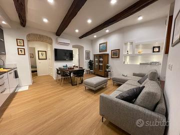 Elegante appartamento a Castello con vista torre