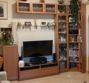 Parete TV e libreria Ikea