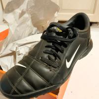 Scarpa calcetto Nike