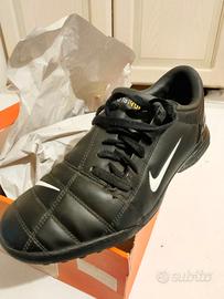Scarpa calcetto Nike