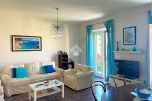 4 LOCALI A LAVAGNA