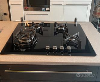 Piano cottura  a  gas