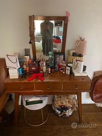 Toeletta e comodini vintage