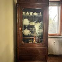 Credenza antica