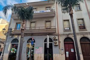 Ampio 3 vani da ristrutturare centralissimo