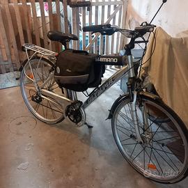 City bike uomo come nuova con portapacchi e borsa