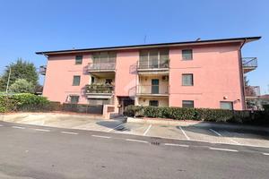 4 LOCALI A VELLEZZO BELLINI