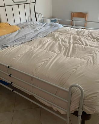 sponde letto anziano 