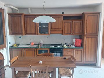  camera da letto, piu cucina, piu bagno