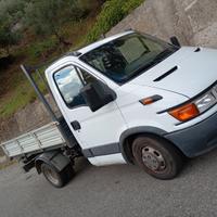 Iveco Daily 35 c11 ribaltabile trilaterale