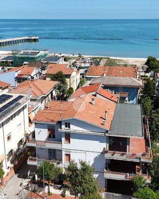 6 LOCALI A ROSETO DEGLI ABRUZZI