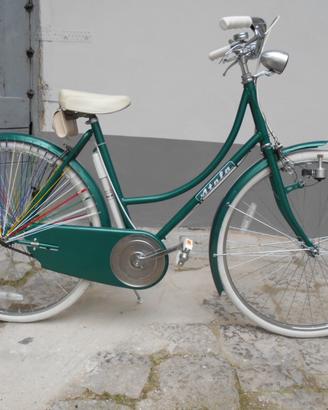 Bicicletta donna telaio vintage restaurata