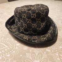 Splendido cappello in tessuto GG Gucci