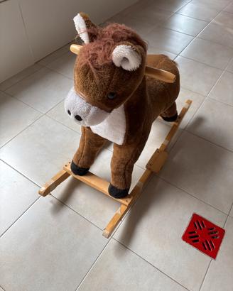 Cavalluccio a dondolo