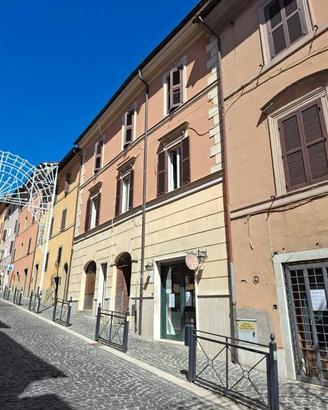 Appartamento di 130 m² con 4 locali a San Vito Rom