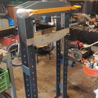 PRESSA MANUALE VERTICALE