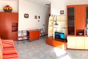 Piscina, 2 camere, 2 bagni, clima, posto auto