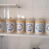 Barattoli da farmacia in ceramica