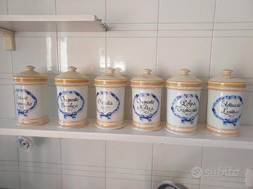 Barattoli da farmacia in ceramica
