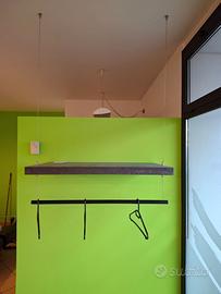 Appendiabiti con mensola