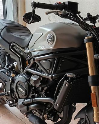 Benelli Leoncino 800
