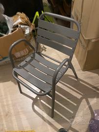 Sedie e tavoli dehors