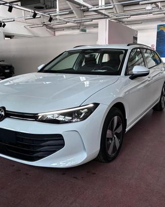 Nuova VW Passat 2.0 TDI SCR 90 kW (122 CV)