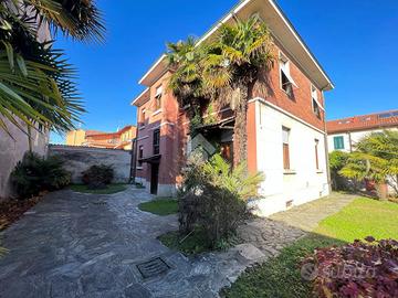 VILLA SINGOLA A CARUGATE