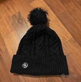 berretto nero da donna Guess