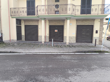 Locale commerciale per uso commerciale o uffici